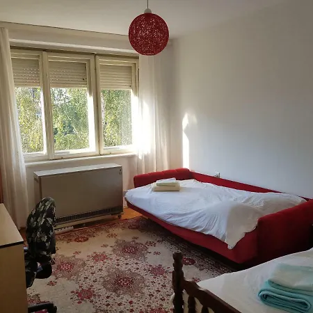 Appartement Lovely With Free Parking!