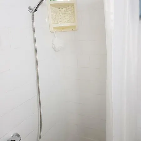 Lovely With Free Parking! Appartement *