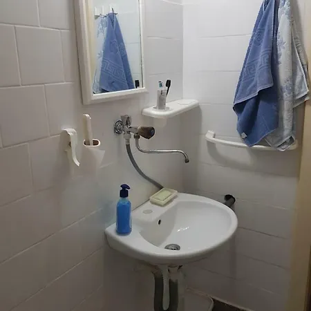 Appartement Lovely With Free Parking! *